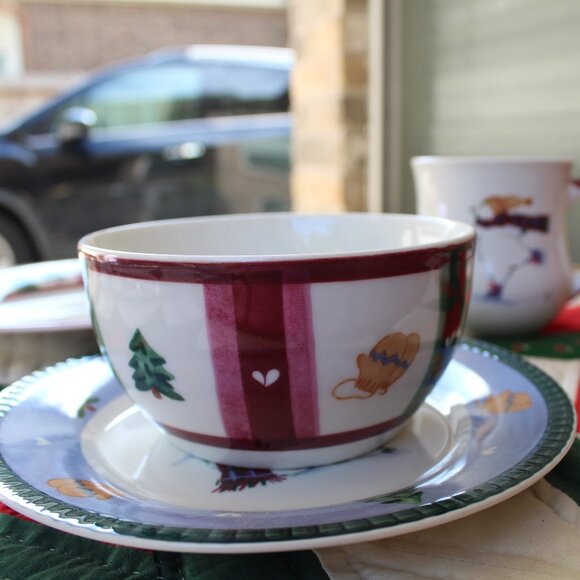 Pfaltzgraff Perennials Snow Bear Holiday Dish Set 16 pieces New in Box - Picture 2 of 11